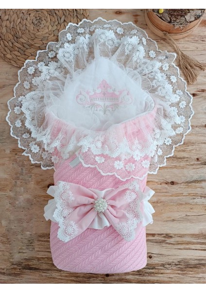 Litaetrend Tericotton Taç Nakışlı Incili Güpür Çift Fiyonk Papatya Güpür Trilüks Kundak Bebek Battaniyesi Pembe