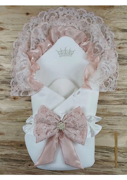 Litaetrend Sahra Taç Nakışlı Inci ve Dantel Fiyonklu Çift Dantel Duvaklı Trilüks Kundak Bebek Battaniyesi Gül Kurusu