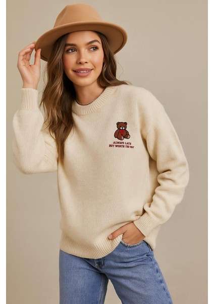 Bisiklet Yaka Nakışlı Kazak Ekru modelleri