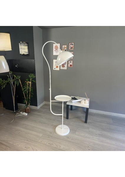 Beyaz Lambader Modern Dekoratif Metal Oturma Odası Çalışma Odası Zemin Lambası modelleri