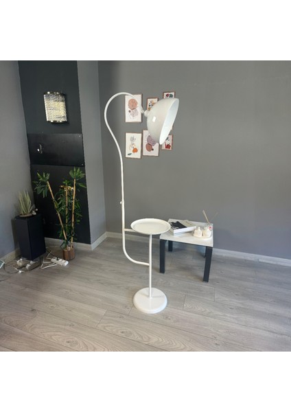 Beyaz Lambader Modern Dekoratif Metal Oturma Odası Çalışma Odası Zemin Lambası fırsatları