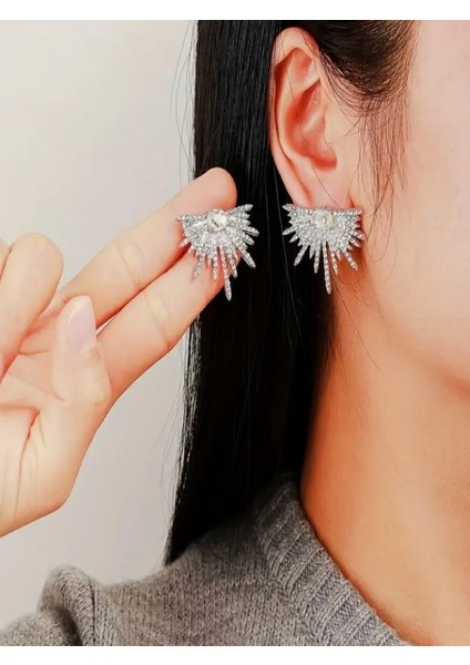 Şık Taşlı Kanat Desenli Küpe