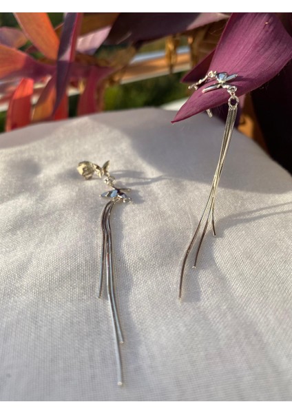 925 Ayar Sallantılı Tasarımlı Kadın Gümüş Küpe -Sade ve Şık - Kelebek Detaylı