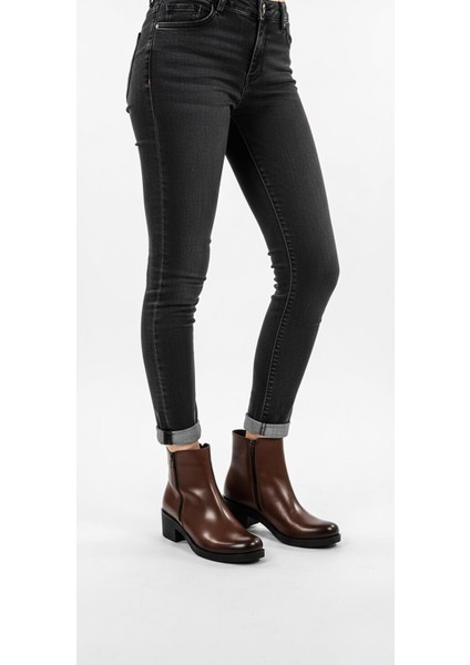 Taba Kadın Hakiki Deri Topuklu Bot 074.100