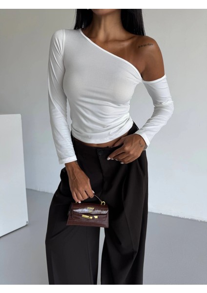 Omuz Detaylı Kollu Bluz Beyaz fırsatları
