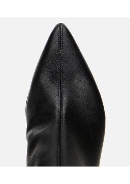 01BOH312640A100 KADIN Deri Siyah Sivri Burunlu Bilekte Topuklu Bot indirimleri