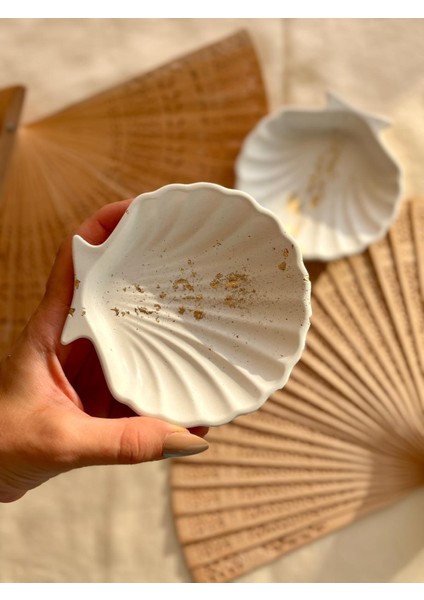 Dekoratif Beton Altın Varaklı Istiridye Takı ve Dekor Tabağı fiyatları