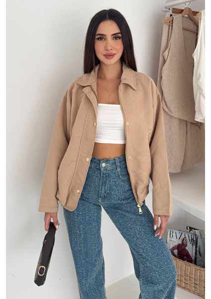 Kadın Fermuarlı Altın Düğmeli Mont– Structured Style