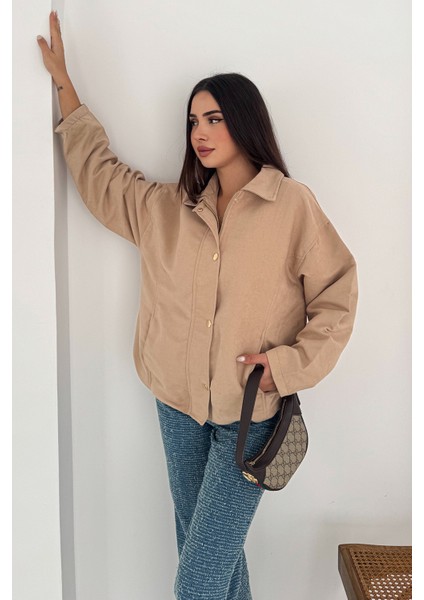 Kadın Fermuarlı Altın Düğmeli Mont– Structured Style