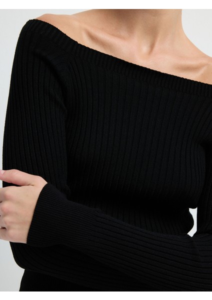 Yakası Açık Triko Kazak Siyah 13942993002 modelleri