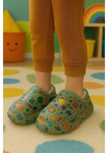 Peluş Içi Yünlü Kışlık Panduf Yeşil Gezegen Desenli Çocuk Ev Terliği fiyatları