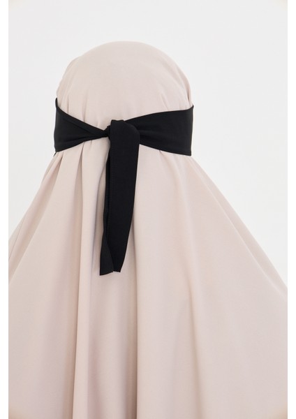 Siyah Tesettür Tek Katlı Peçe Medine Ipeği Arkadan Bağlamalı 1026_01 fırsatları