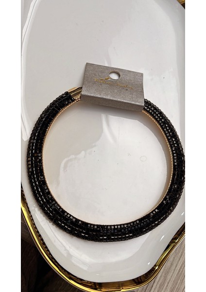 Siyah Kristal Taşlı Ayarlanabilir Tasma Kolye (Choker) indirimleri