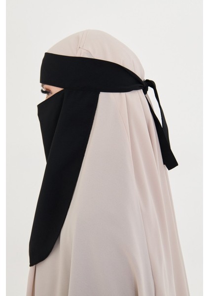 Siyah Tesettür Tek Katlı Peçe Medine Ipeği Arkadan Bağlamalı 1026_01