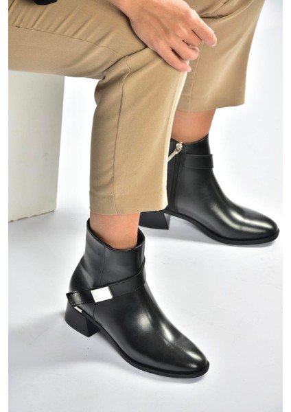 V518047009 Siyah Kalın Alçak Topuklu Kadın Bot