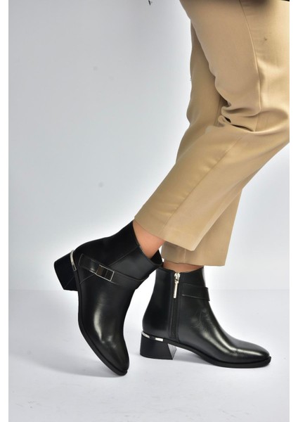 V518047009 Siyah Kalın Alçak Topuklu Kadın Bot modelleri