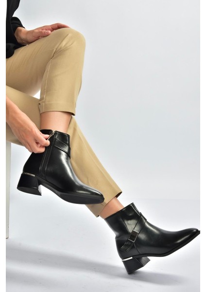 V518047009 Siyah Kalın Alçak Topuklu Kadın Bot fırsatları