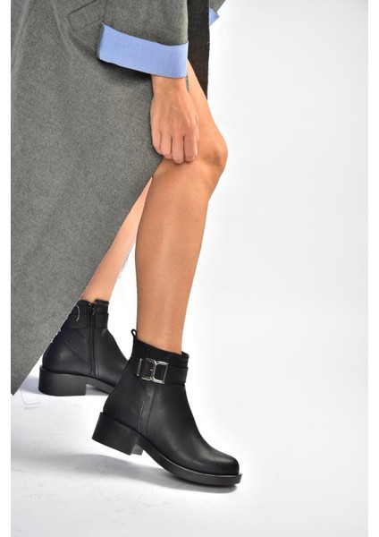 V674121109 Siyah Alçak Topuklu Kadın Bot fiyatları
