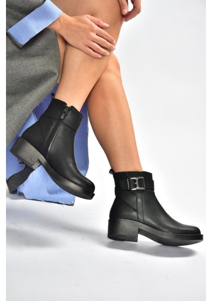 V674121109 Siyah Alçak Topuklu Kadın Bot fırsatları