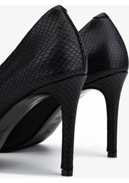 Kadın Hakiki Deri Siyah Yılan Desen Topuklu Ayakkabı 1168 8152 Bn Ayk SK25-26 Sıyah Yln Bsk fırsatları