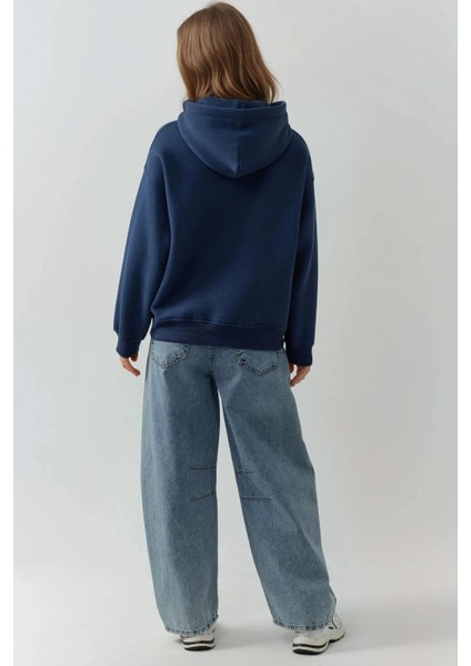 Kadın Oversize Baskılı Kapüşonlu Sweatshirt Lacivert modelleri