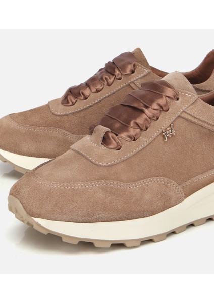01AYH315410A340 KADIN Süet Deri Bej Bağcık Detaylı Yüksek Tabanlı Spor Ayakkabı modelleri