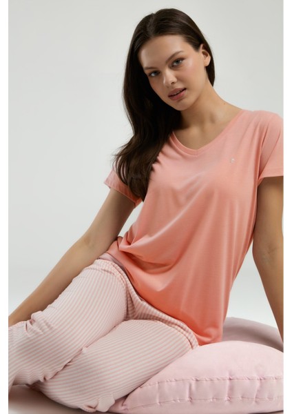 Kadın Süprem Kumaş Kısa Kollu V Yaka Pijama Takımı