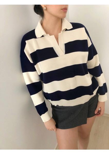 Çizgili Polo Yakalı Kadın Triko Kazak