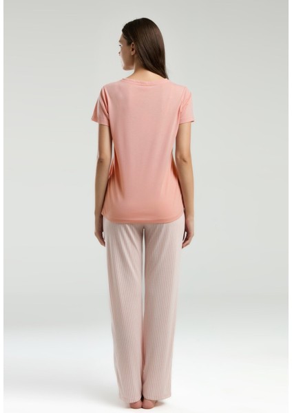Kadın Süprem Kumaş Kısa Kollu V Yaka Pijama Takımı fiyatları