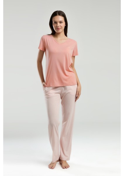 Kadın Süprem Kumaş Kısa Kollu V Yaka Pijama Takımı fırsatları