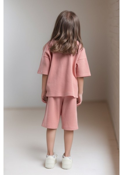 Kız Çocuk Giyim %100 Pamuklu Retro Pembe Oversize T-Shirt & Şort Ikili Takım LL.P01.O2.L01.011 fiyatları