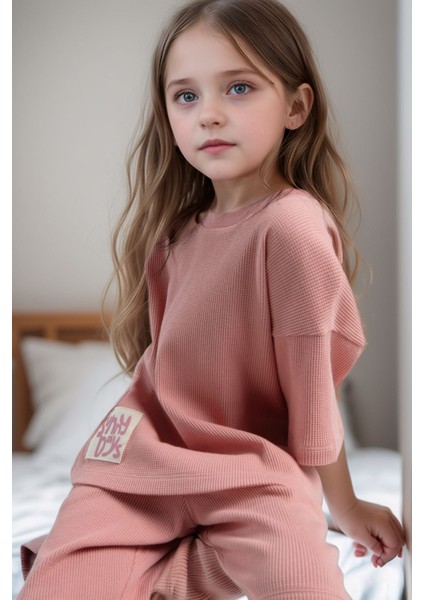 Kız Çocuk Giyim %100 Pamuklu Retro Pembe Oversize T-Shirt & Şort Ikili Takım LL.P01.O2.L01.011 fırsatları
