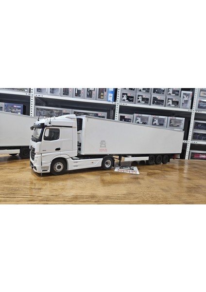 1/24 Mercedes-Benz Actros L 1853 + Soğutuculu Frigo Dorseli - Beyaz Renk Solido