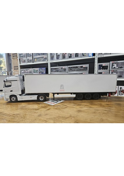 1/24 Mercedes-Benz Actros L 1853 + Soğutuculu Frigo Dorseli - Beyaz Renk Solido fırsatları
