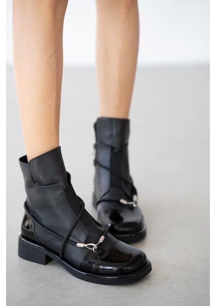 Amevia Hakiki Deri Yandan Fermuarlı Küt Burun Kadın Bot- Siyah