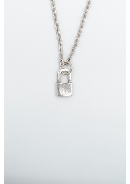 Minimal Kilit Gümüş Kaplama Düz Zincir Kolye