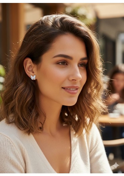 Kelebek Model Bujiteri Küpe