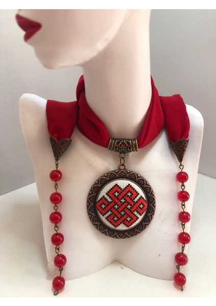 Kanaviçe Işlemeli Fular Kolye fiyatları