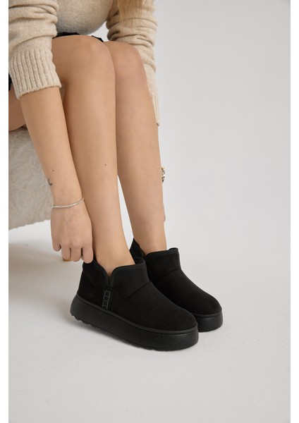 Kadın Siyah Kalın Poli Taban Içi Astarlı Süet Görünümlü Günlük Bot fiyatları