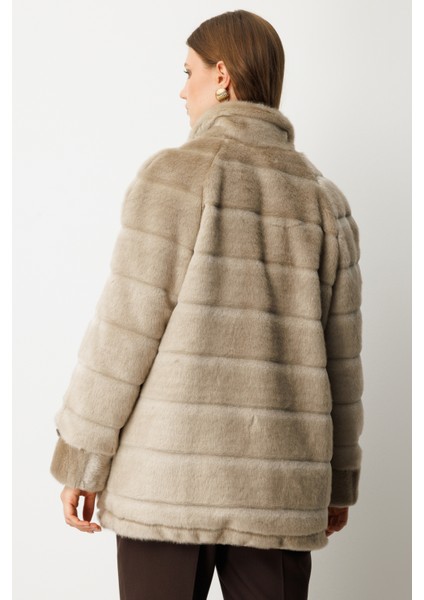Kadın Büyük Beden Metal Aksesuarlı Peluş Kaban 6305 Vizon indirimleri