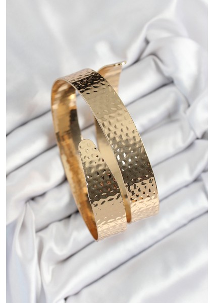 Pirinç Dövme Desenli Gold Renk Kadın Pazu Bileklik - TJ-BB7197