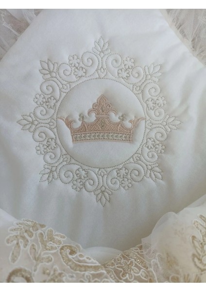 Litaetrend Yenidoğan Sahra Taç Nakışlı Plazma Taşlı Güpürlü Fiyonklu Duvaklı Trilüks Kundak Bebek Battaniyesi Ekru fırsatları