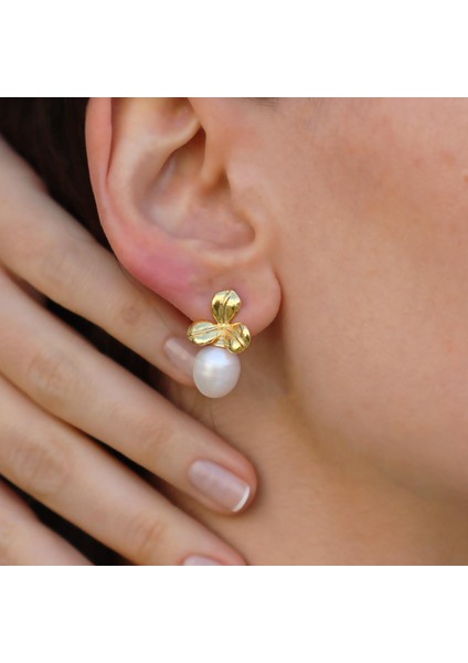 Yonca Çiçek Incili Gold Gümüş Küpe modelleri