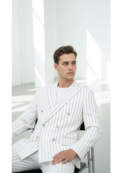 Beyaz Çizgili Erkek Kruvaze Blazer Ceket – Italyan Kesim, Modern ve Zarif Şıklık