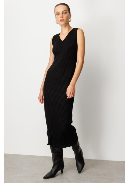 Balıkçı Yaka Desenli Triko Takım Elbise-Siyah modelleri