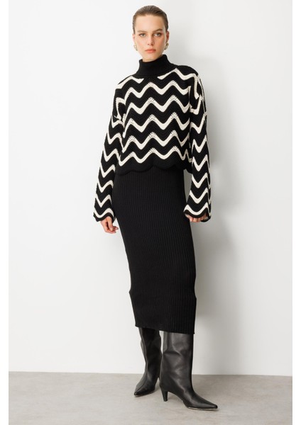 Balıkçı Yaka Desenli Triko Takım Elbise-Siyah fırsatları