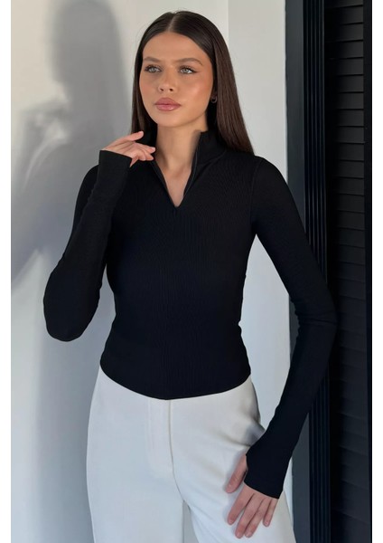 Kadın Yüksek Yaka Gizli Fermuarlı Bluz P-00018512