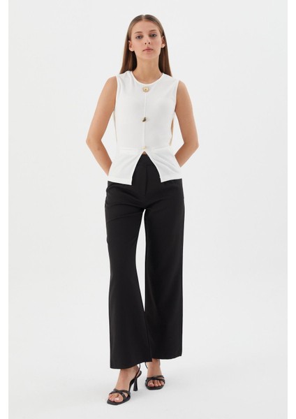 Tasarım Düğmeli Bluz Ekru fırsatları