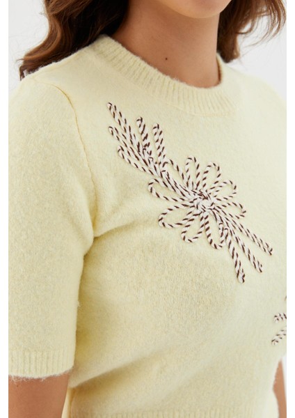 Işlemeli Kısa Kol Triko Bluz Sarı fiyatları