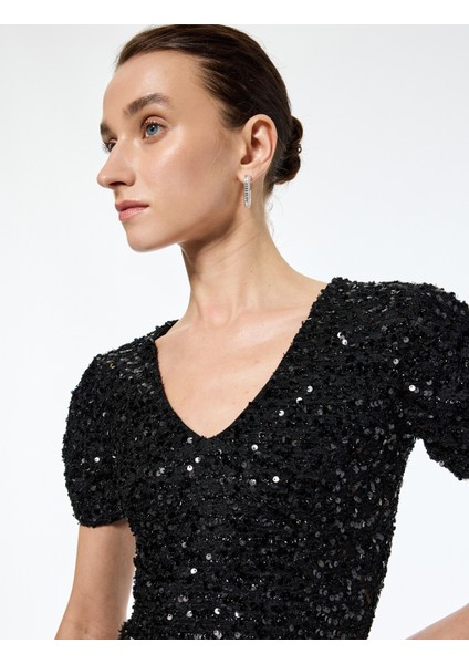 V Yaka Kısa Kollu Pullu Payetli Volanlı Mini Abiye Elbise fiyatları